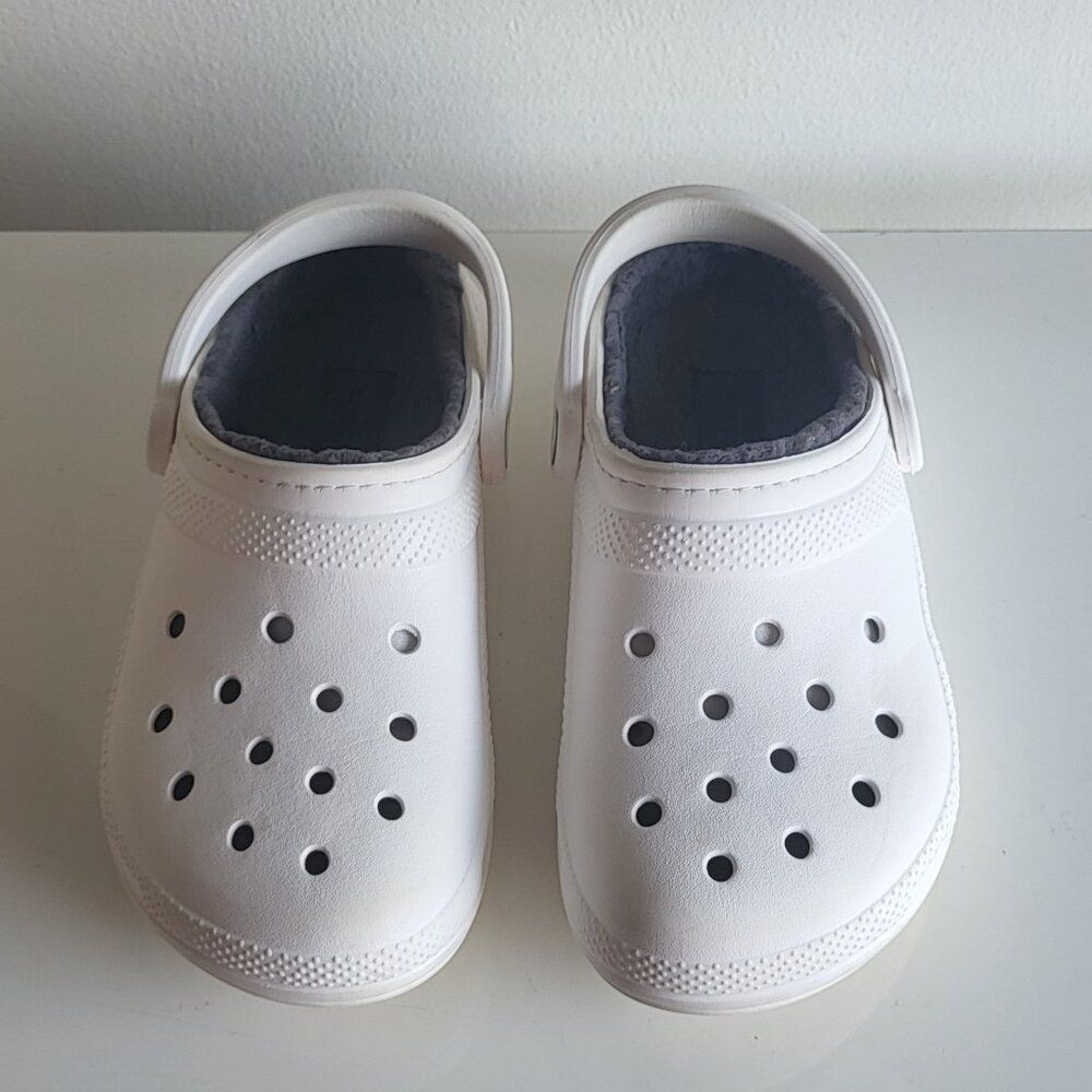 Crocs Classic Lined white Clog Lightweight SlipOn Unisex size Men 4 women 6